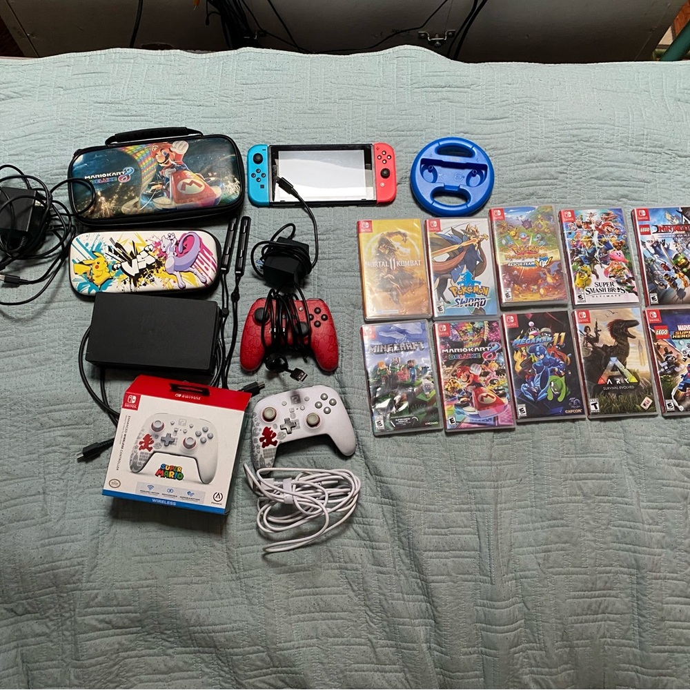 Nintendo switch mario cart deluxe edition. alot of extras listed in description